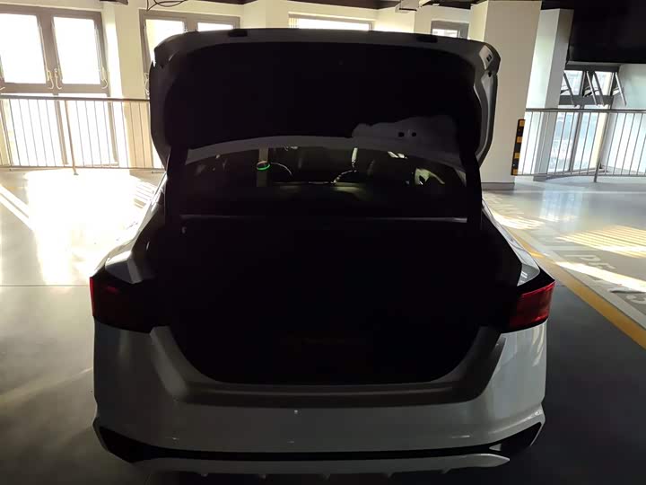 Фото 9 - Nissan Teana