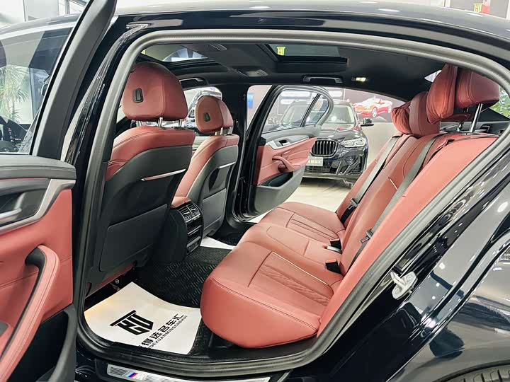 Фото 6 - BMW 5 Series