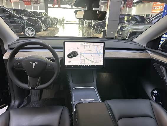 Фото 6 - Tesla Model Y