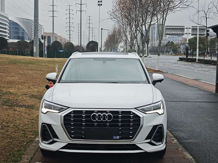 Фото 2 - Audi Q3