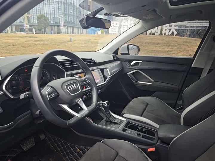 Фото 4 - Audi Q3