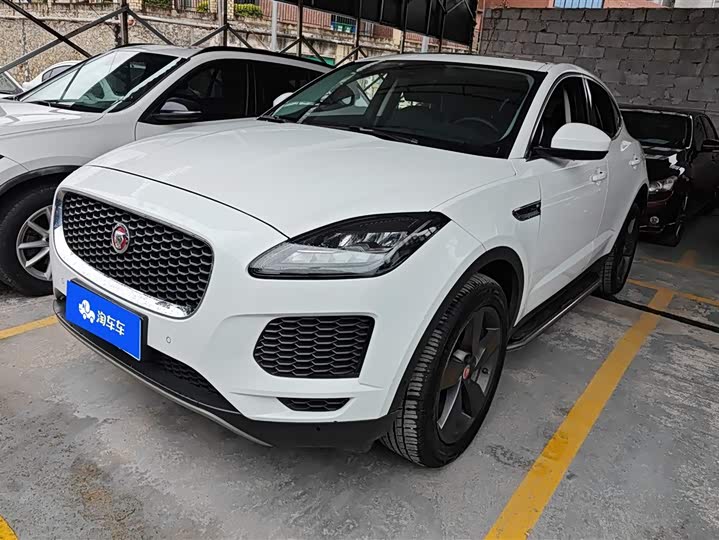 Фото 1 - Jaguar E-Pace