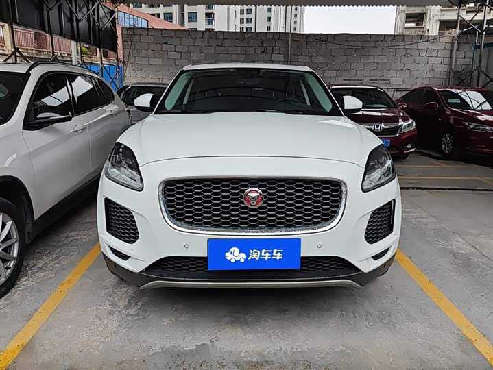 Фото 2 - Jaguar E-Pace