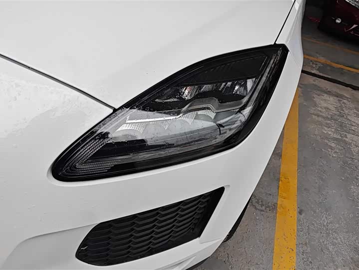 Фото 5 - Jaguar E-Pace