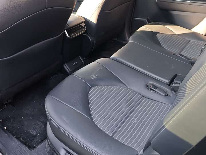 Фото 6 - Toyota Crown Kluger