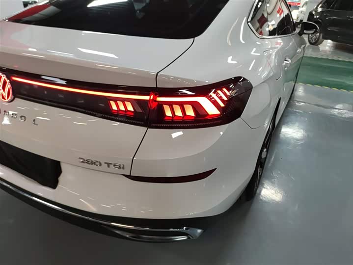 Фото 8 - Volkswagen Lamando L