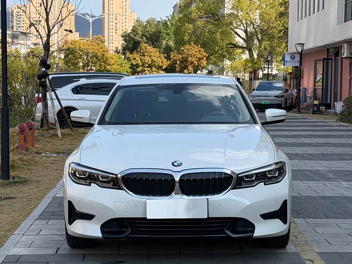 Фото 2 - BMW 3 Series