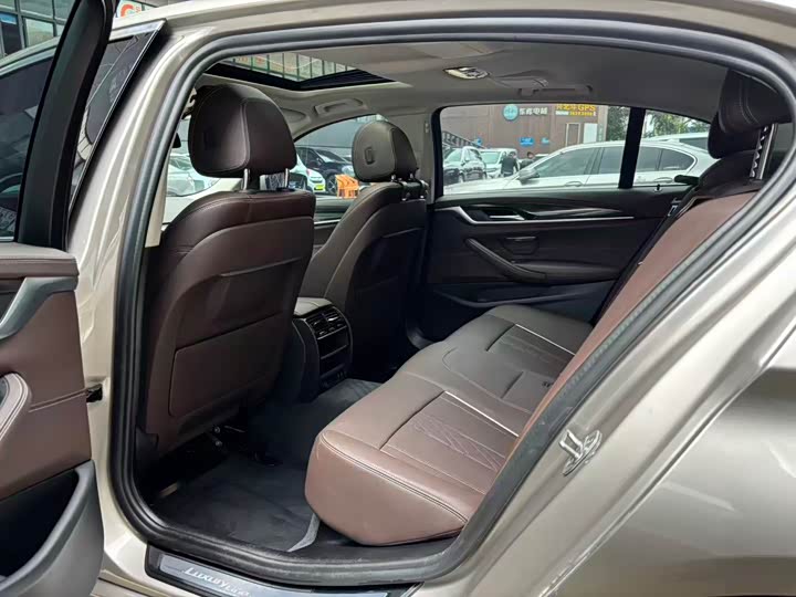 Фото 6 - BMW 5 Series