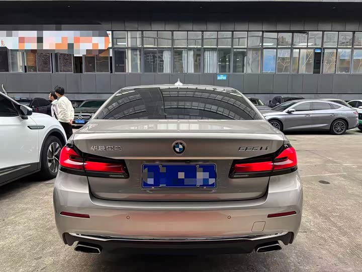 Фото 8 - BMW 5 Series