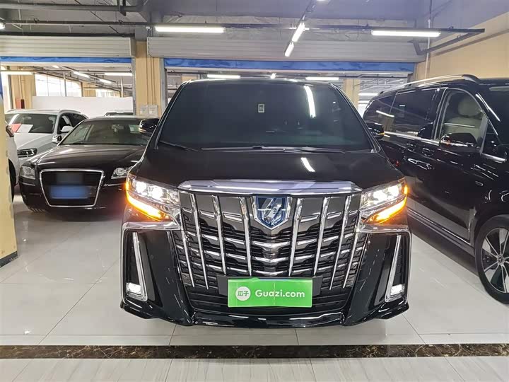 Фото 3 - Toyota Alphard
