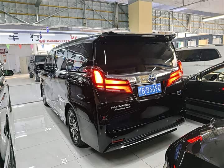 Фото 5 - Toyota Alphard