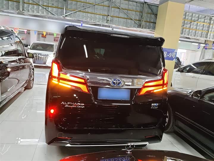 Фото 6 - Toyota Alphard