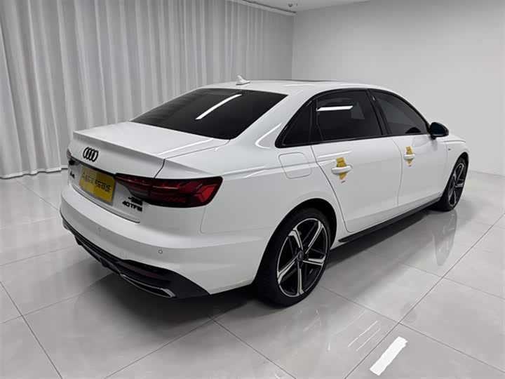 Фото 8 - Audi A4L