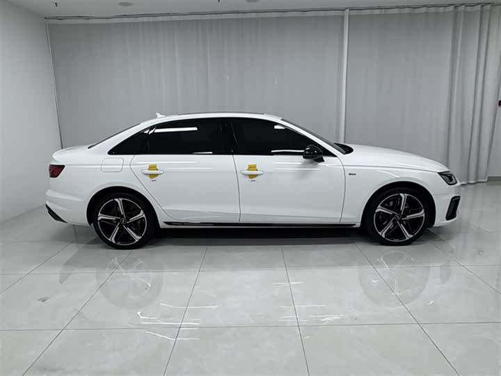 Фото 9 - Audi A4L