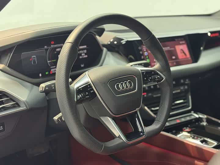 Фото 7 - Audi e-tron GT