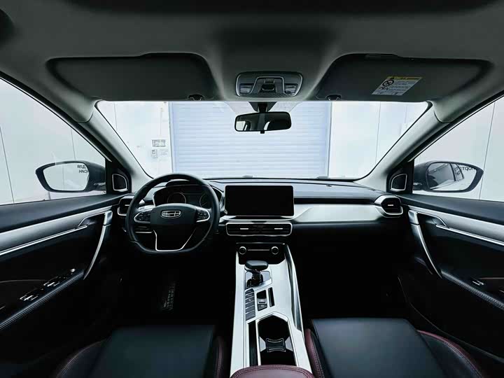 Фото 4 - Geely Coolray