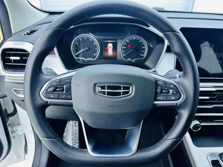 Фото 5 - Geely Coolray