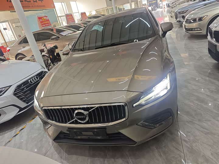 Фото 3 - Volvo S60