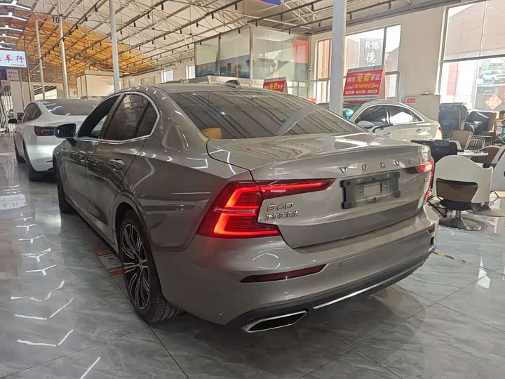 Фото 5 - Volvo S60