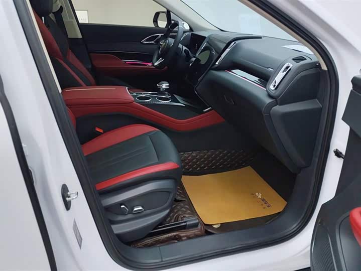 Фото 8 - Hongqi HS3