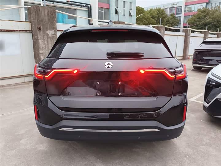 Фото 6 - Nio ES6