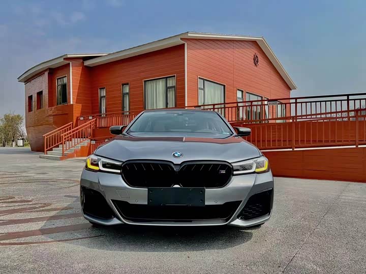 Фото 1 - BMW 5 Series