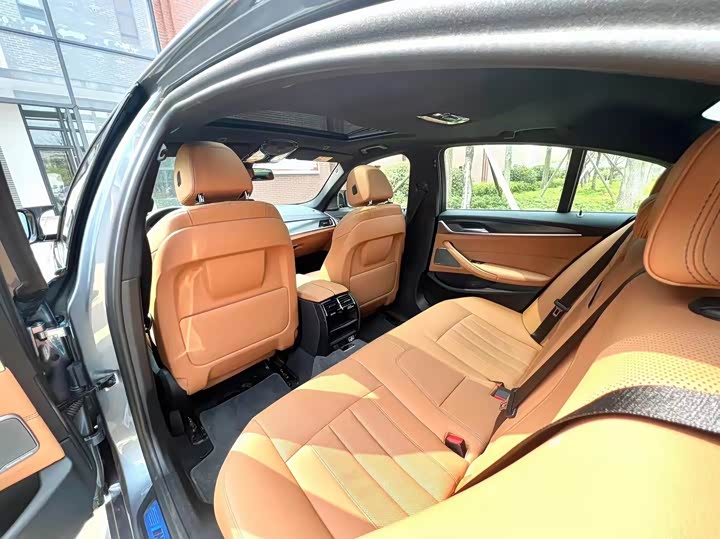 Фото 6 - BMW 5 Series