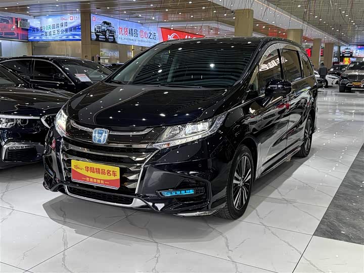 Фото 1 - Honda Odyssey