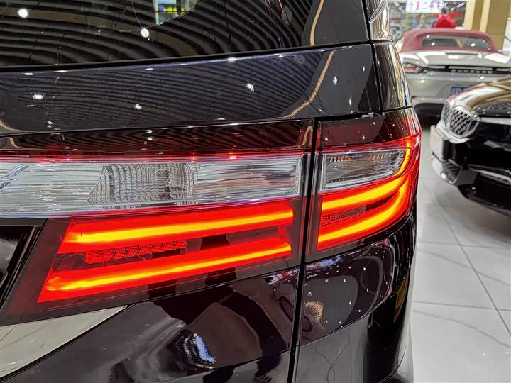 Фото 8 - Honda Odyssey