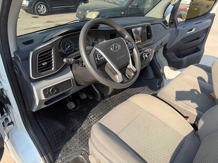 Фото 4 - Maxus V80