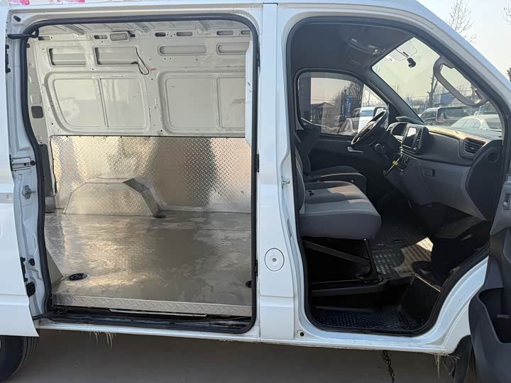 Фото 7 - Maxus V80