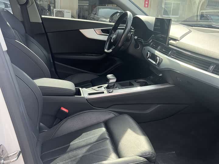 Фото 5 - Audi A4L