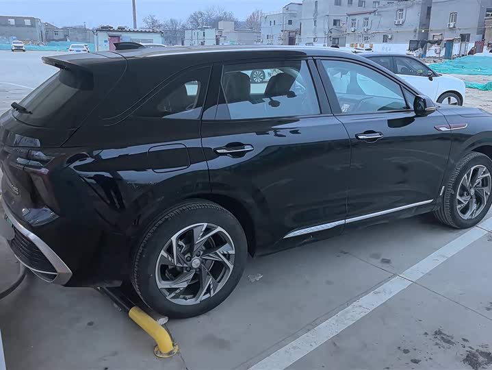 Фото 3 - Hongqi HS3 Hybrid