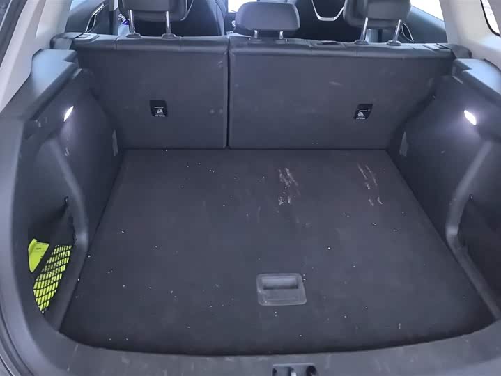 Фото 4 - Hongqi HS3 Hybrid