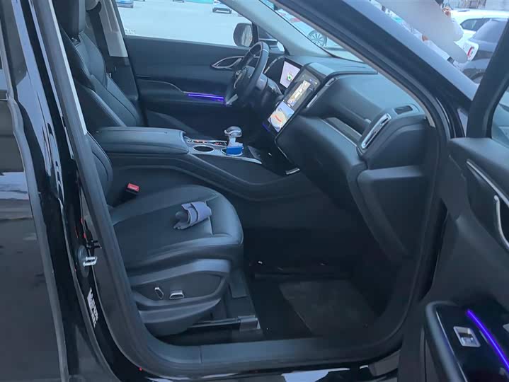 Фото 8 - Hongqi HS3 Hybrid