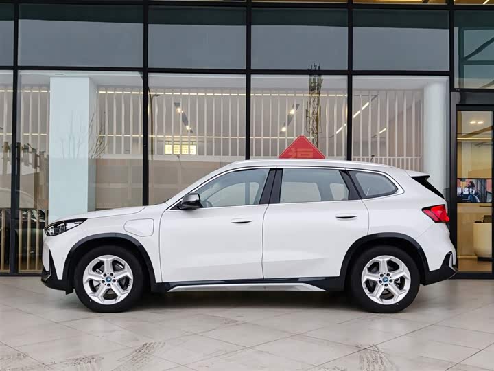 Фото 5 - BMW iX1