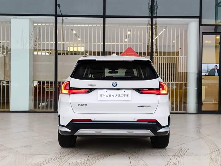 Фото 6 - BMW iX1