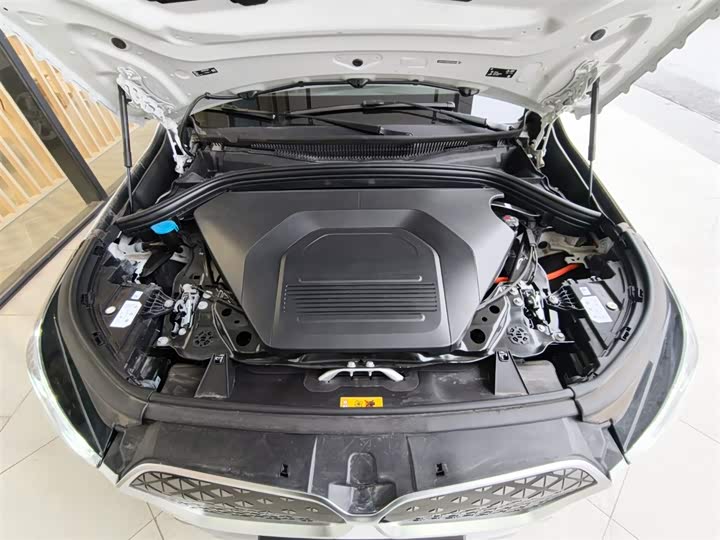 Фото 9 - BMW iX1