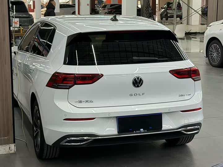 Фото 5 - Volkswagen Golf