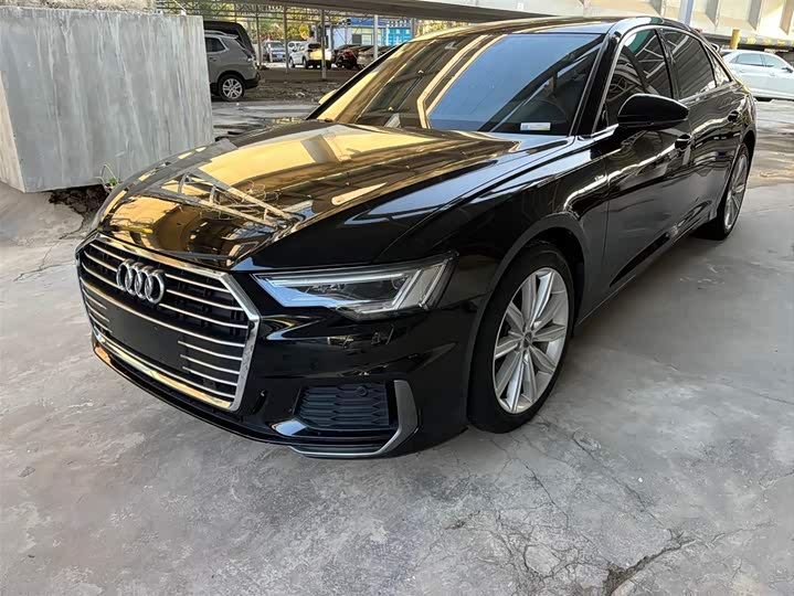 Фото 1 - Audi A6L