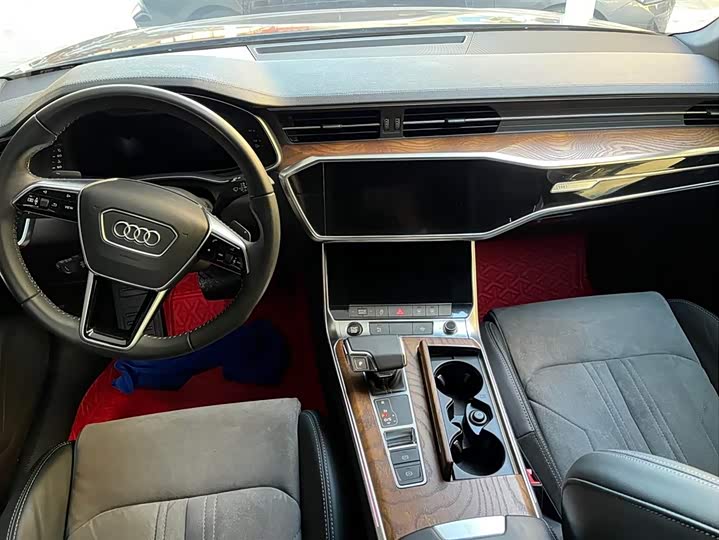 Фото 7 - Audi A6L