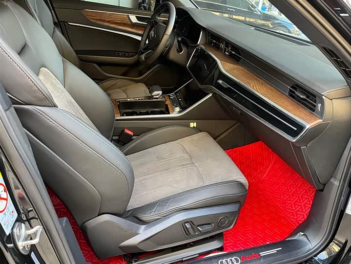 Фото 8 - Audi A6L