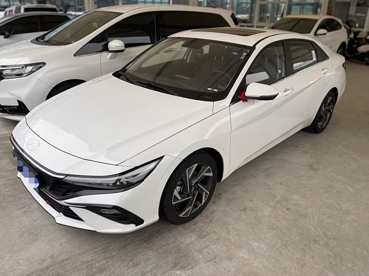 Фото 2 - Hyundai Elantra N line