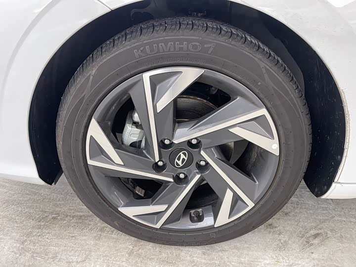 Фото 4 - Hyundai Elantra N line