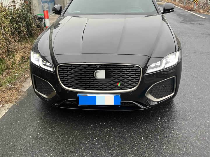 Фото 1 - Jaguar XF L