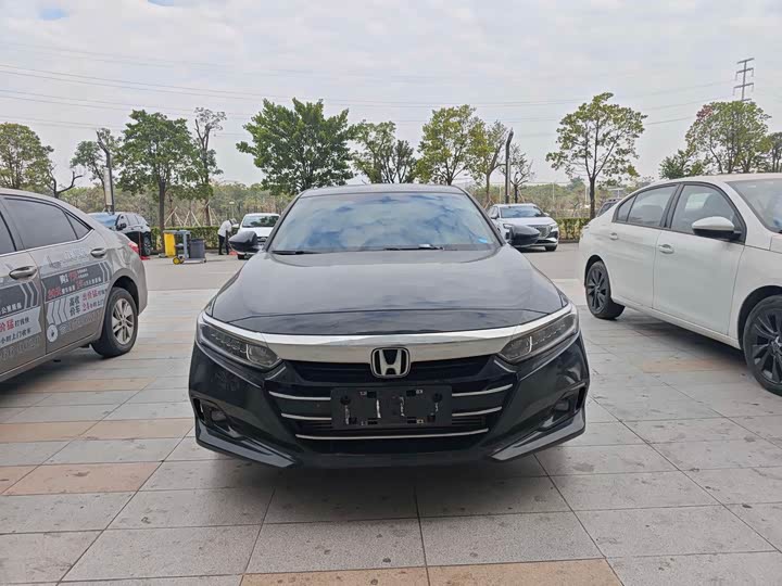 Фото 2 - Honda Accord