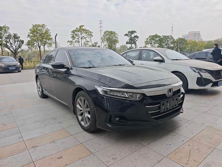 Фото 3 - Honda Accord