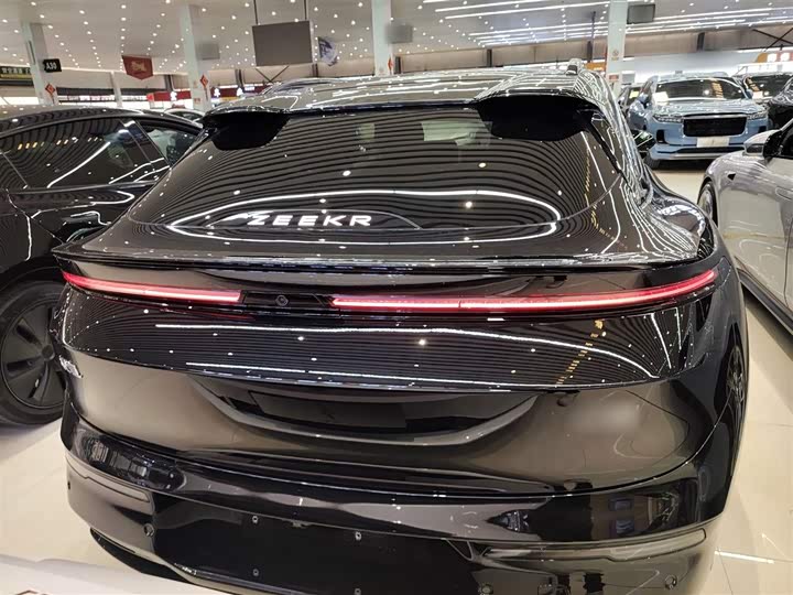 Фото 6 - Zeekr 007 GT