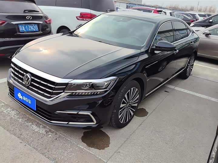 Фото 1 - Volkswagen Passat