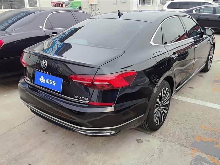 Фото 3 - Volkswagen Passat